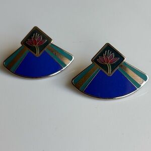 Water Lily  Vintage Laurel Burch post Earrings. Silver tone